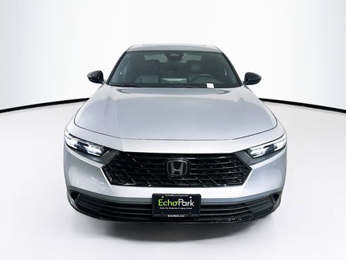 Used 2023 Honda Accord Sport image 2