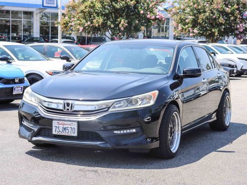 Used 2016 Honda Accord EX image 3