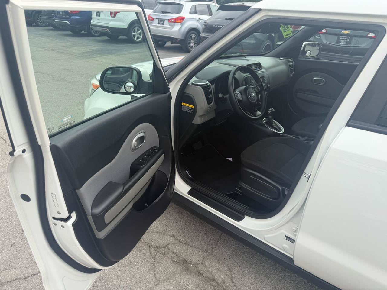 Used 2016 Kia Soul FWD image 9