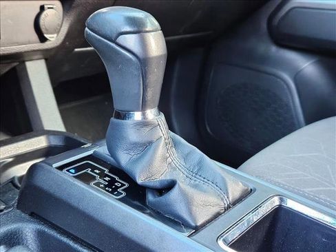 Used 2017 Toyota Tacoma TRD Off-Road image 11