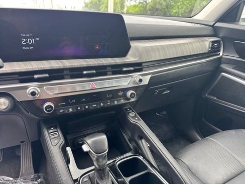 Used 2023 Kia Telluride EX w/ EX Captain's Chair Package FWD image 11