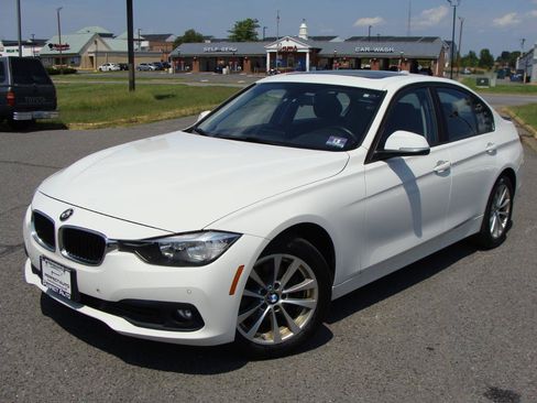 Used 2017 BMW 320i xDrive Sedan AWD/4WD image 3