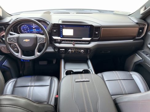Certified 2024 Chevrolet Silverado 2500 High Country w/ High Country Premium Package AWD/4WD image 17