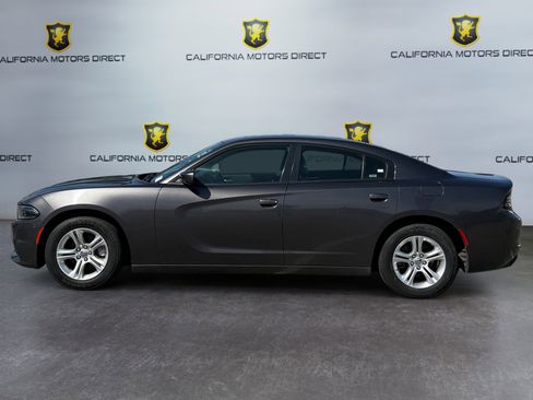 Used 2021 Dodge Charger SXT w/ Leather Interior Group RWD image 2
