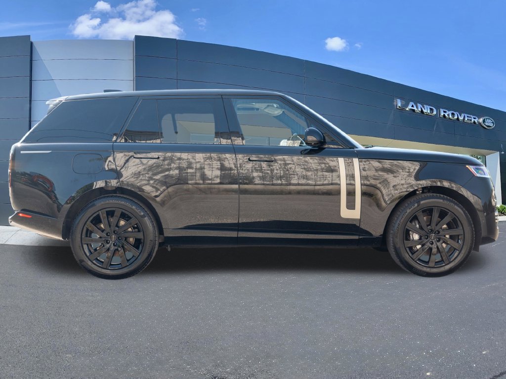 Certified 2026 Land Rover Range Rover SE AWD/4WD image 8