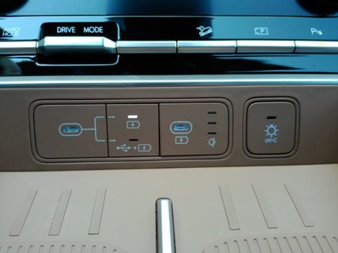 Used 2024 Hyundai Santa Fe Limited image 52