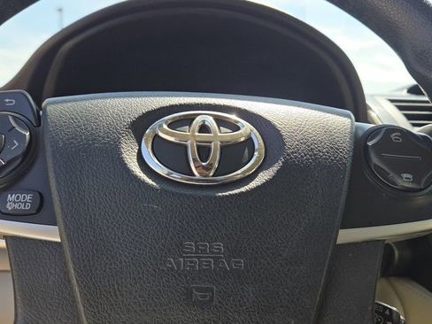 Used 2013 Toyota Camry LE FWD image 19