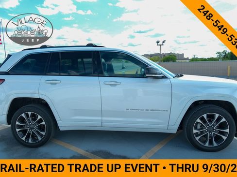 Used 2023 Jeep Grand Cherokee Overland AWD/4WD image 6