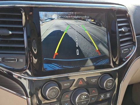 Used 2020 Jeep Grand Cherokee Limited AWD/4WD image 20