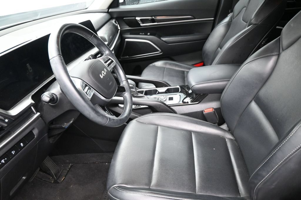 Used 2024 Kia Telluride LX FWD image 12