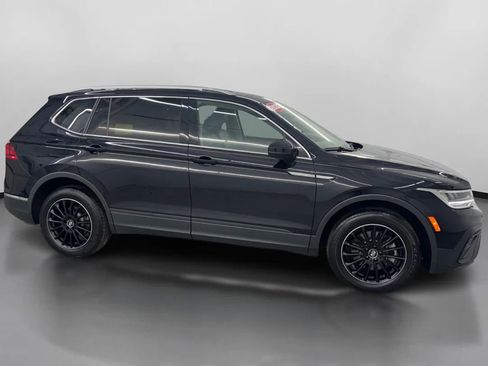 Used 2022 Volkswagen Tiguan SE image 11