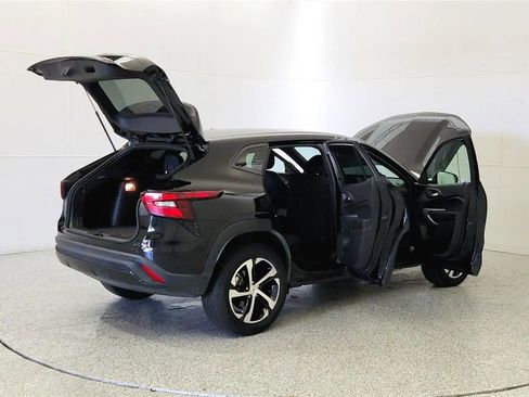 Used 2024 Chevrolet Trax RS w/ Driver Confidence Package FWD image 12