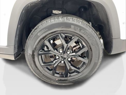 Used 2024 Jeep Grand Cherokee Altitude RWD image 11