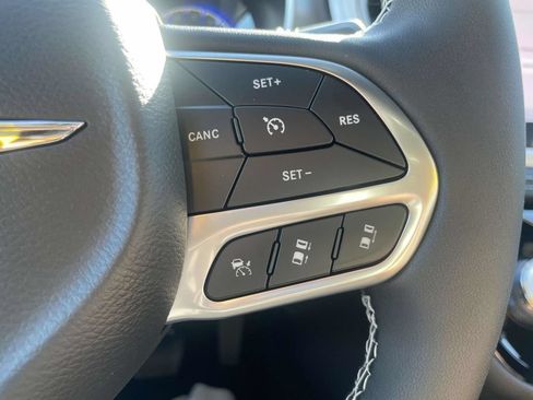 New 2026 Chrysler Pacifica Select FWD image 29