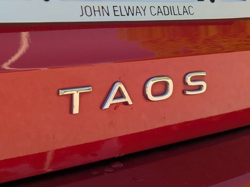 Used 2022 Volkswagen Taos SE w/ Panoramic Sunroof Package FWD image 13