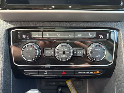 Used 2023 Volkswagen Atlas SE w/ Panoramic Sunroof Package image 19