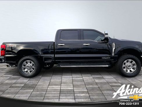 Used 2023 Ford F250 Lariat w/ Chrome Package image 16