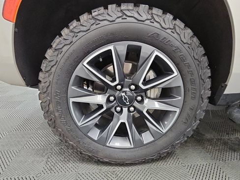 Used 2023 Chevrolet Tahoe Z71 w/ Luxury Package AWD/4WD image 51