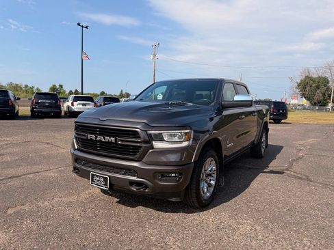 Used 2019 RAM 1500 Laramie AWD/4WD image 12