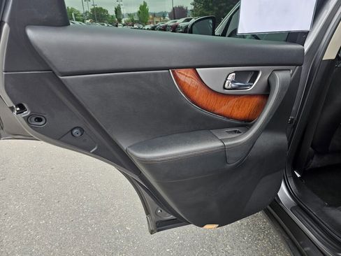 Used 2013 INFINITI FX37 AWD w/ Premium Pkg image 21