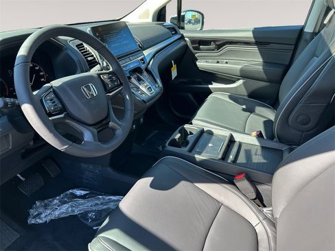 New 2026 Honda Odyssey Touring image 10