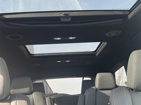 Used 2023 Buick Enclave Essence w/ Experience Buick Package image 23