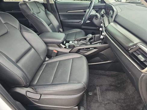 Used 2025 Kia Telluride S image 11