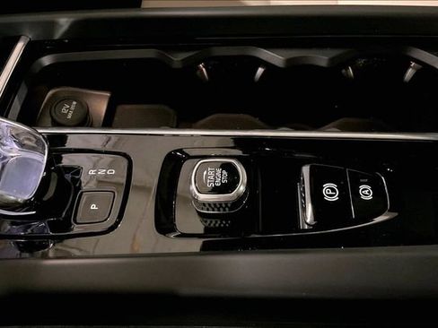 Certified 2026 Volvo XC60 B5 Plus w/ Climate Package AWD/4WD image 34