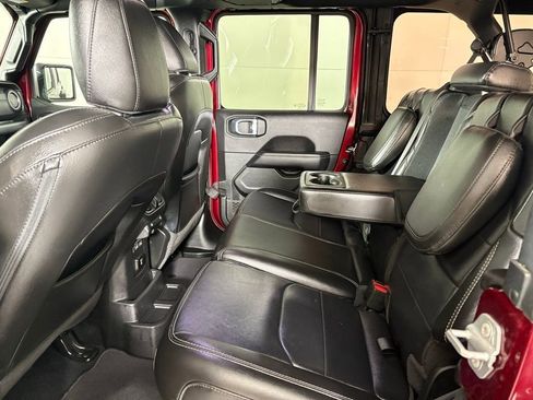 Used 2022 Jeep Wrangler Unlimited Sahara image 35