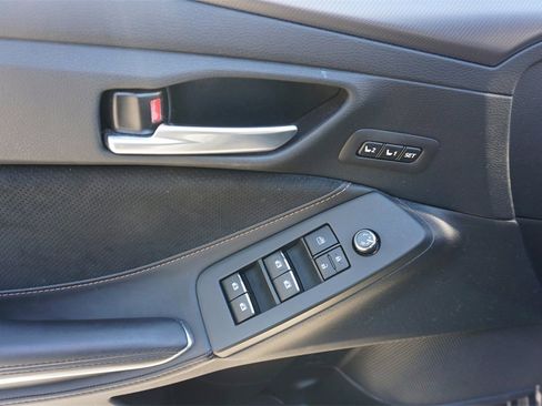 Used 2020 Toyota Avalon Touring image 4