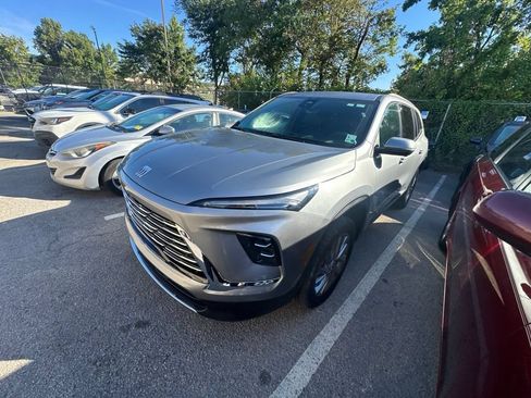 Used 2026 Buick Enclave Preferred w/ Power Package FWD image 3