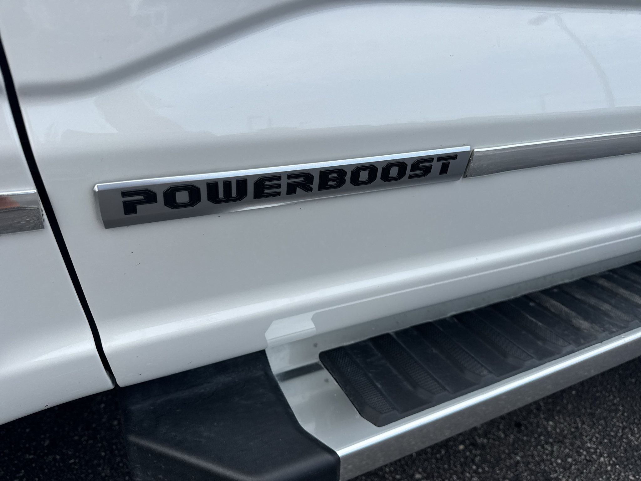 Used 2025 Ford F150 Lariat w/ Equipment Group 501A Mid AWD/4WD image 8