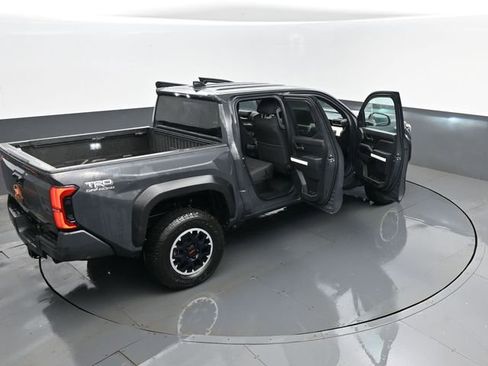 Used 2024 Toyota Tacoma TRD Off-Road image 26