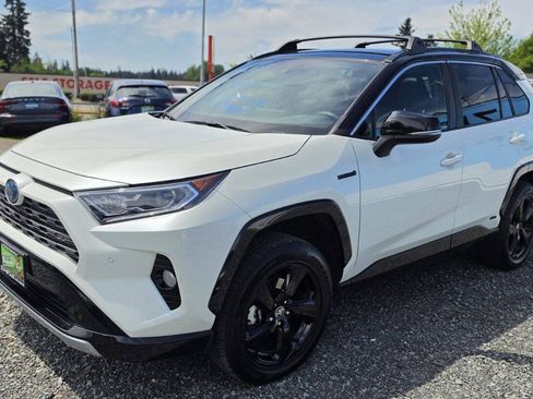 Used 2021 Toyota RAV4 XSE AWD/4WD image 7