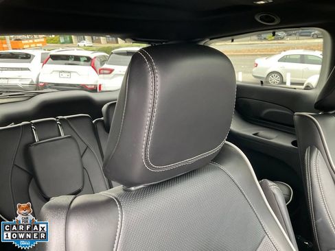 Used 2023 Chrysler Pacifica Limited w/ Uconnect Theater Family Group FWD image 57
