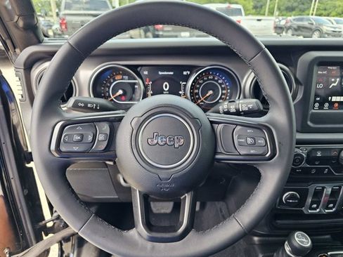 Used 2023 Jeep Wrangler Sport AWD/4WD image 21