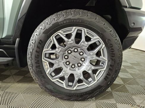 Used 2024 GMC Hummer EV 3X w/ LPO, Illumination Package image 34