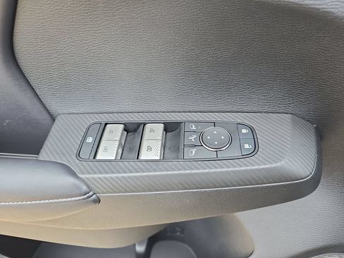 Used 2025 Mitsubishi Outlander SE AWD/4WD image 29