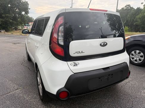 Used 2016 Kia Soul FWD image 4
