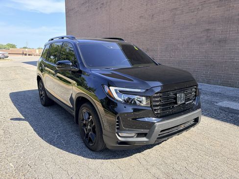 Used 2025 Honda Passport Black Edition image 7