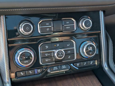 Certified 2023 GMC Yukon Denali Ultimate image 28