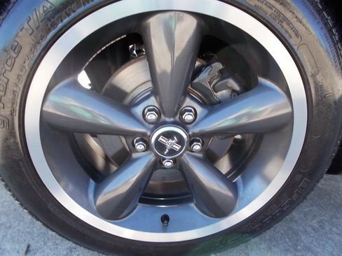 Used 2009 Ford Mustang GT image 38