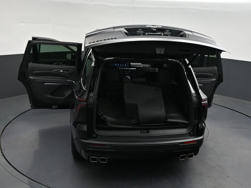 Used 2025 Chevrolet Traverse LT w/ Midnight/Sport Edition FWD image 38