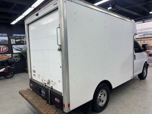 Used 2021 Chevrolet Express 3500 w/ Power Convenience Package image 5