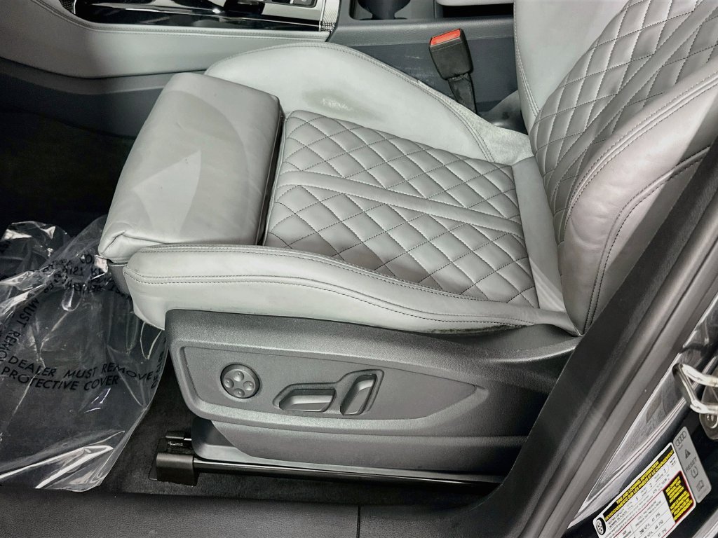 Used 2025 Audi SQ5 Premium Plus AWD/4WD image 22