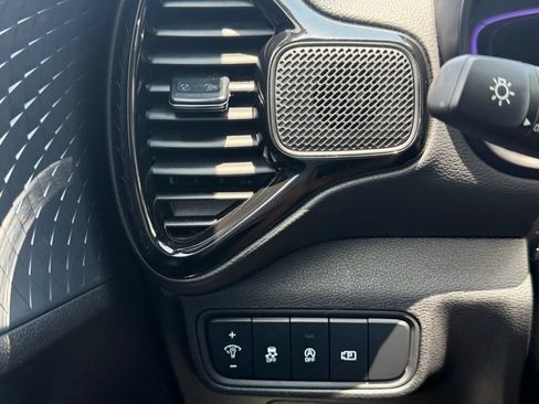 Used 2025 Kia Soul EX FWD image 23