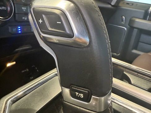 Used 2015 Ford F150 Platinum w/ Equipment Group 701A Luxury image 38