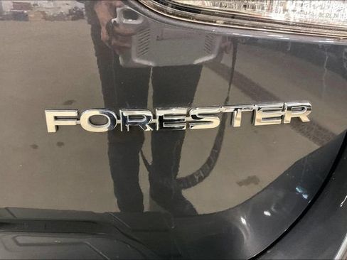 Used 2024 Subaru Forester Premium AWD/4WD image 8