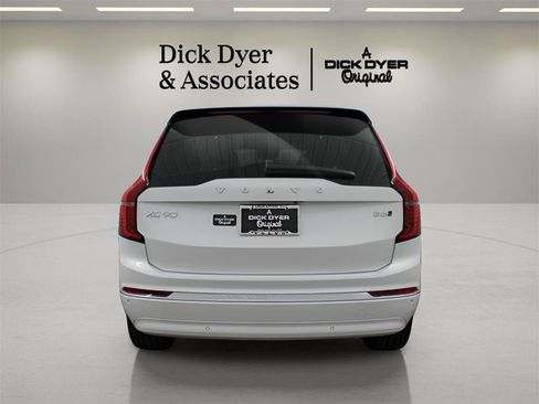 New 2026 Volvo XC60 T8 Ultra image 4