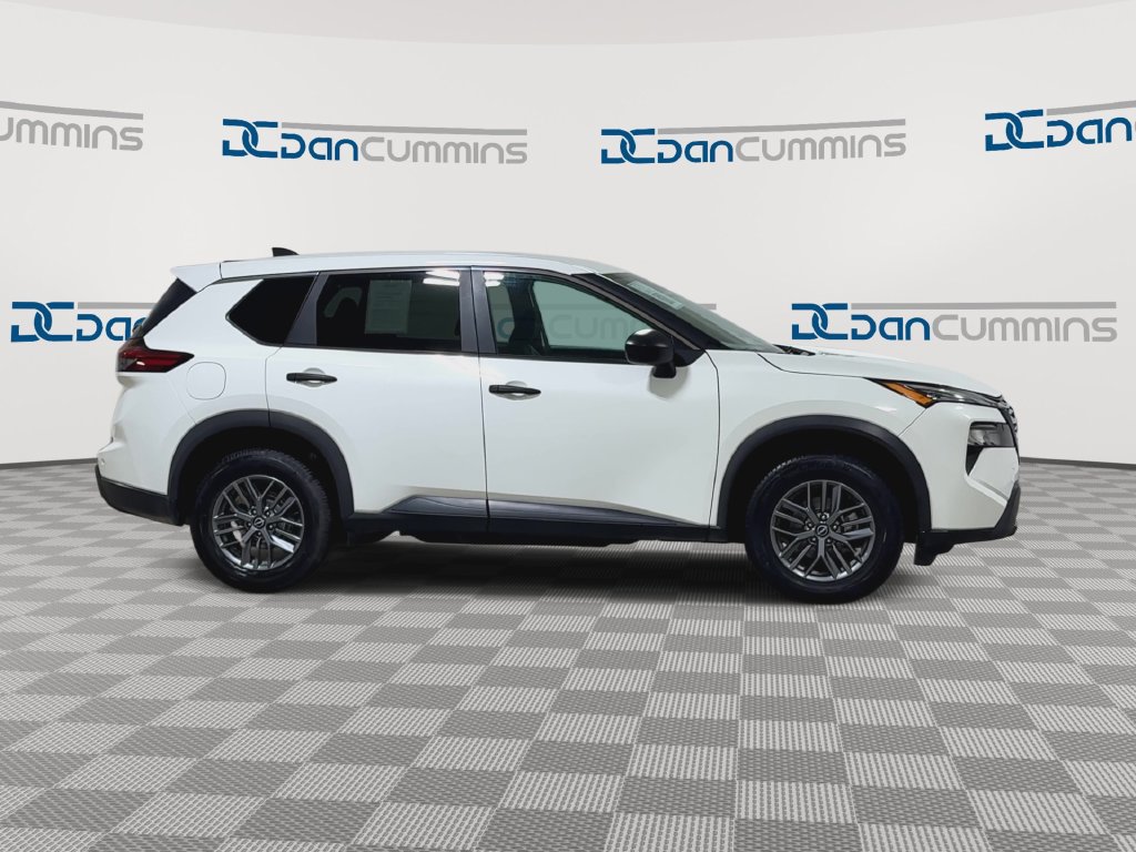 Used 2024 Nissan Rogue S FWD image 9